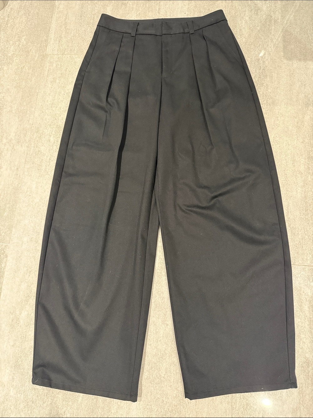 GU Women’s Barrel Leg Wide Chino Pants Black Pleated Size L High Rise